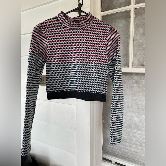 Fabletics Tops - Fabletics Long Sleeve Crop